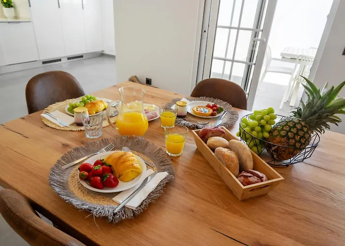 Mae Joana Pool&beach فيلة *